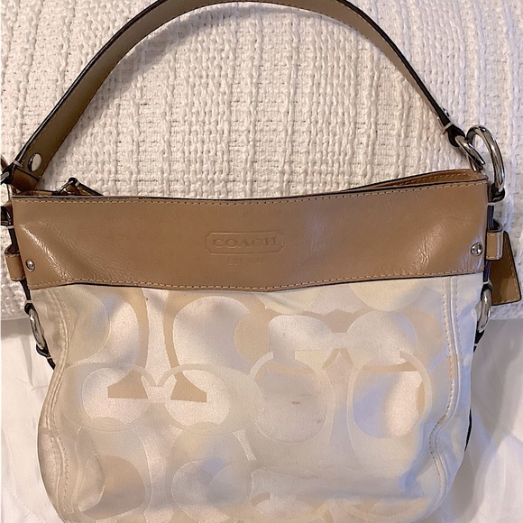 Coach Purse, White, 2 straps, Zip closure - Picture 2 of 7